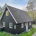 Tomassine By Interhome