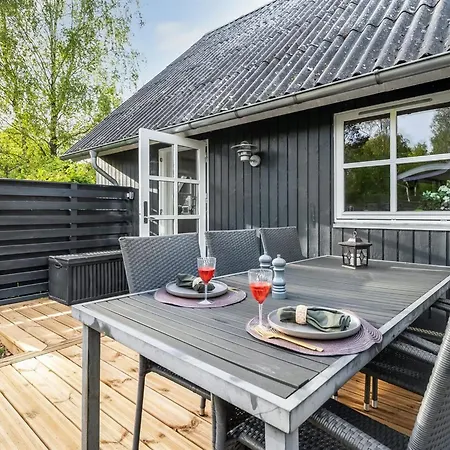 Tomassine By Interhome